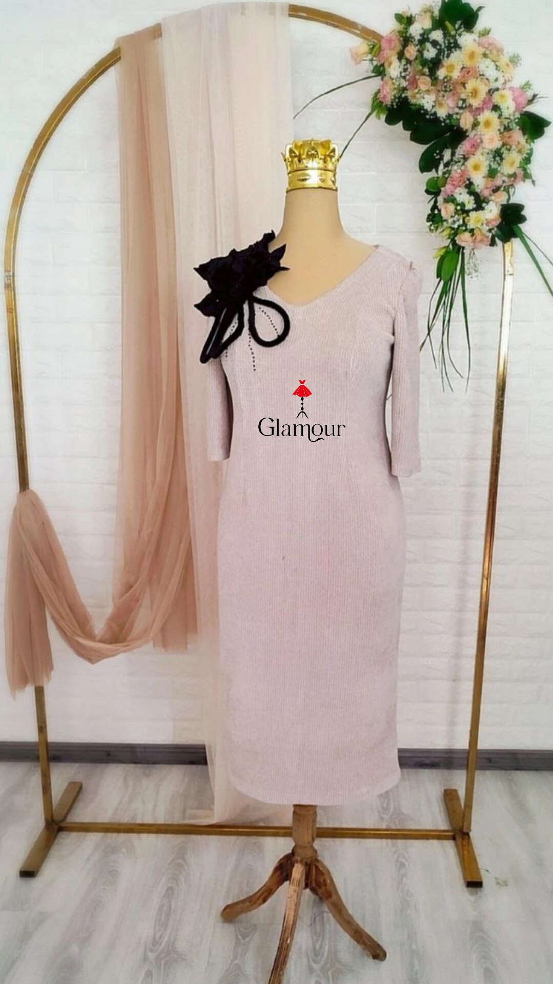 لباس مجلسی با دیزاین گل مخملی و جواهر دوزی